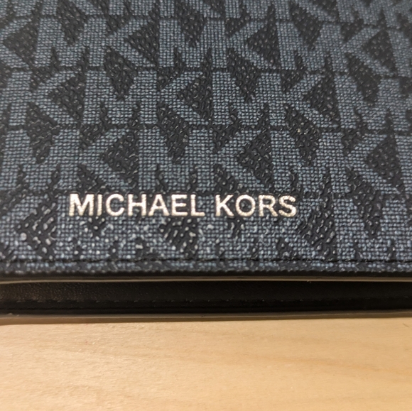 Men's Michael Kors Wallet New Plus Belt / no buckle free - Picture 3 of 8